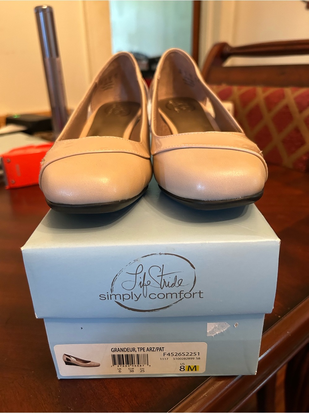 Life Stride Beige Leather Round-Toe Flats